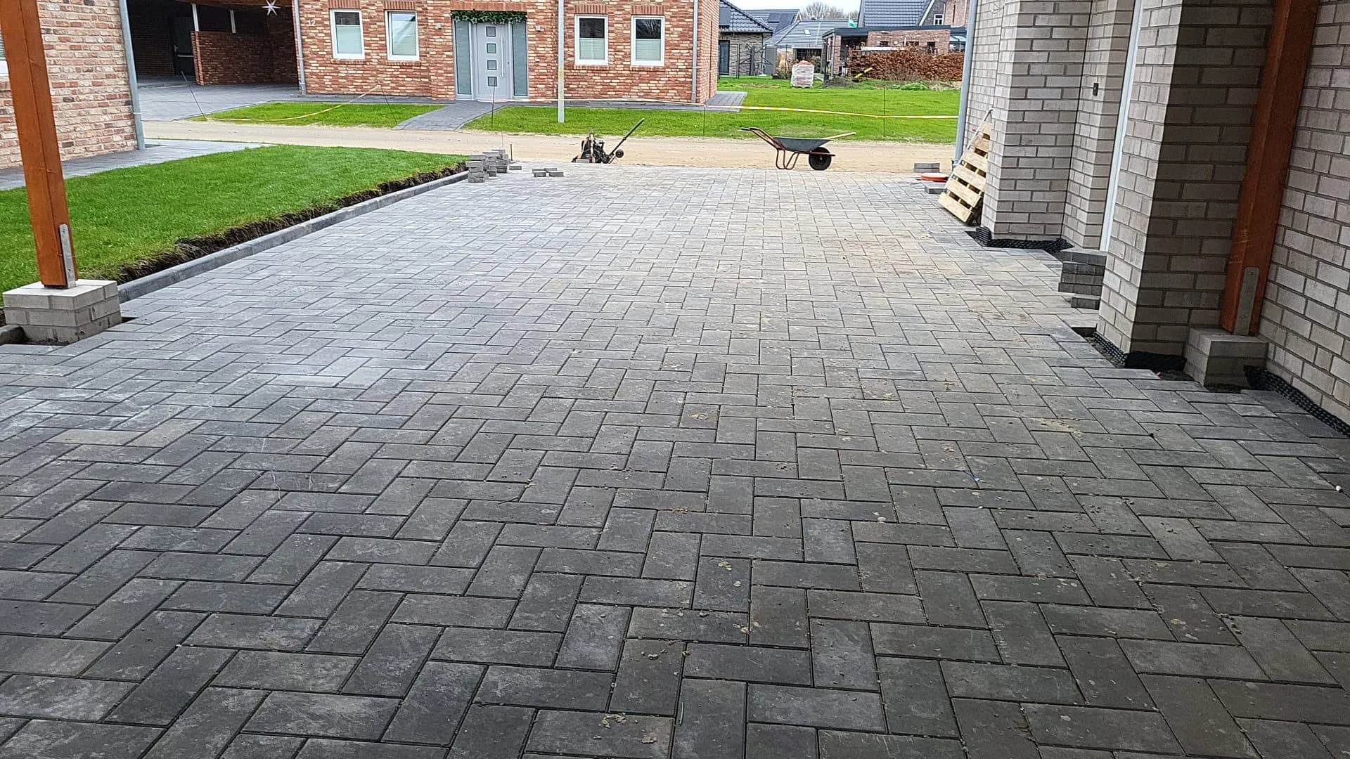 Emsland Grün – Pflege und Schnittarbeiten